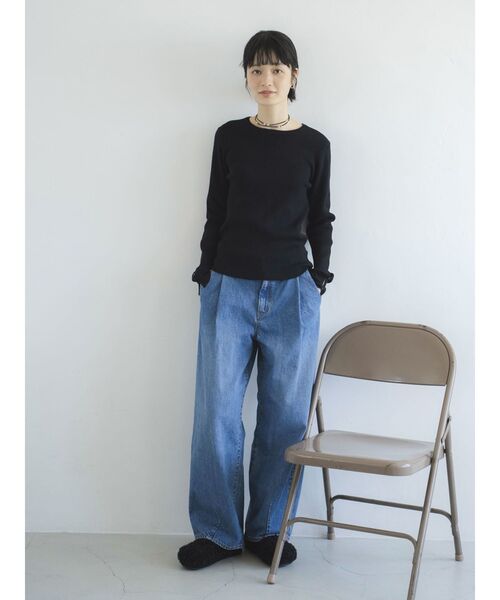 Ungrid(アングリッド)の「タックデザインカーブデニム(デニムパンツ・レディース・ブラック/ブルー・26inch/25inch/24inch)」の13枚目の写真