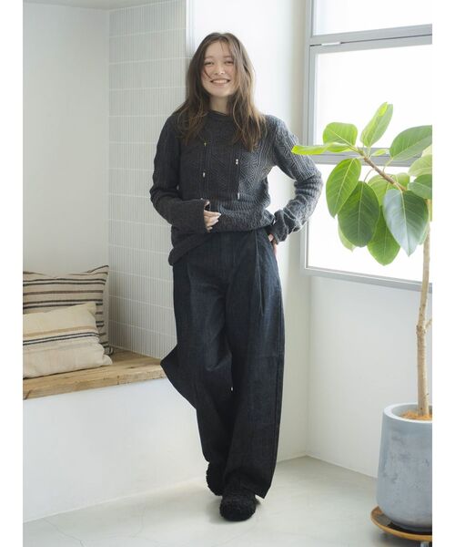 Ungrid(アングリッド)の「タックデザインカーブデニム(デニムパンツ・レディース・ブラック/ブルー・26inch/25inch/24inch)」の21枚目の写真