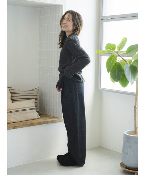 Ungrid(アングリッド)の「タックデザインカーブデニム(デニムパンツ・レディース・ブラック/ブルー・26inch/25inch/24inch)」の22枚目の写真