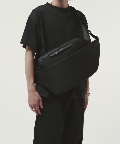 cote&ciel】 Isarau L Sleek Black（ショルダーバッグ）｜Cote&Ciel