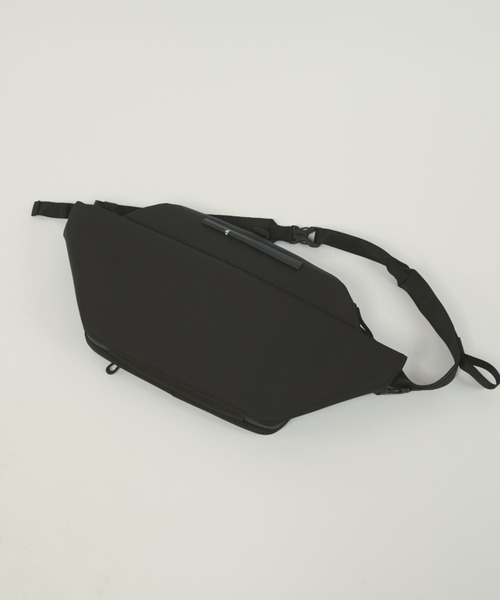 cote&ciel】 Isarau L Sleek Black（ショルダーバッグ）｜Cote&Ciel