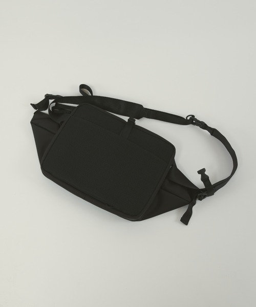 cote&ciel】 Isarau L Sleek Black（ショルダーバッグ）｜Cote&Ciel