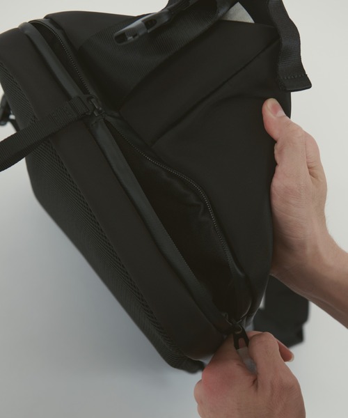 cote&ciel】 Isarau L Sleek Black（ショルダーバッグ）｜Cote&Ciel