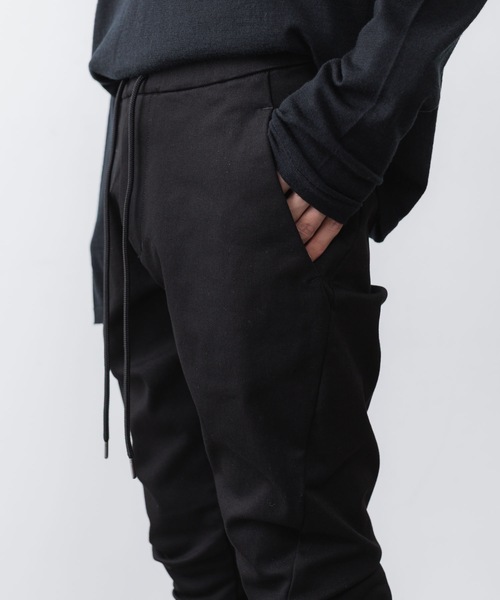 ATTACHMENT(アタッチメント)の「【 LIMITED 】ラバーストレッチツイル スリーディメンショナルパンツ / RUBBER STRETCH TWILL THREE DIMENSIONAL PANTS(その他パンツ・メンズ・ブラック・1/2/3/4)」の8枚目の写真
