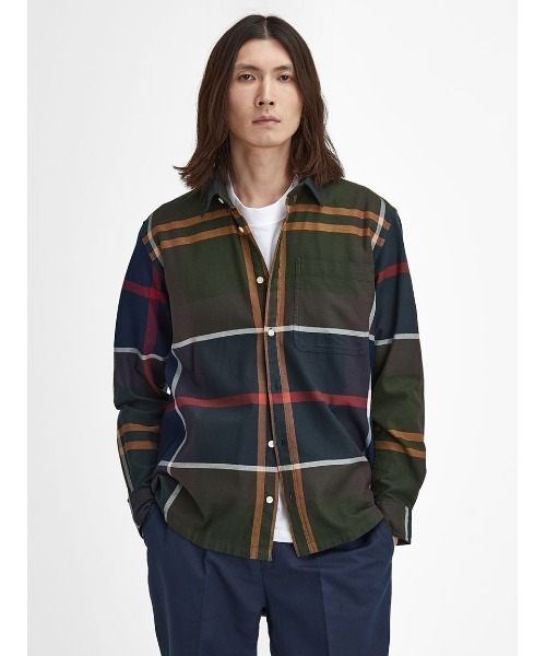 Barbour(バブアー)の「Renford タータン チェック シャツ(オーバーサイズフィット)(シャツ/ブラウス・メンズ・オリーブ/グリーン/レッド/ベージュ・34/36/38/40)」の4枚目の写真