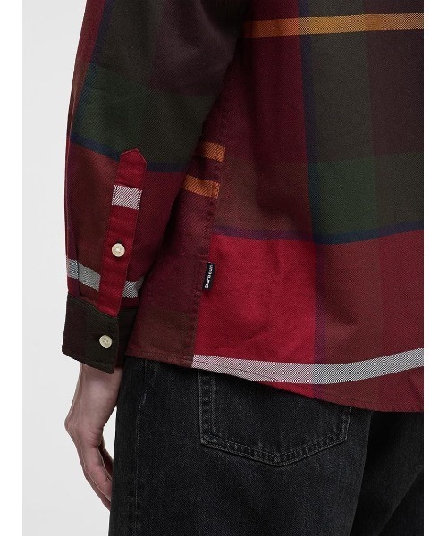 Barbour(バブアー)の「Renford タータン チェック シャツ(オーバーサイズフィット)(シャツ/ブラウス・メンズ・オリーブ/グリーン/レッド/ベージュ・34/36/38/40)」の8枚目の写真