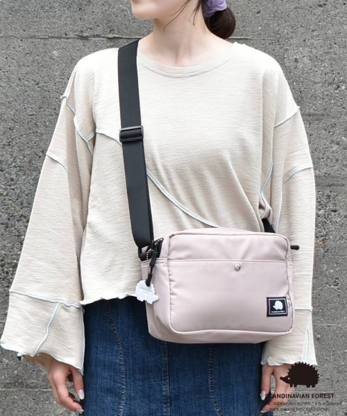 SCANDINAVIAN FOREST（スカンジナビアン・フォレスト）の「スカンジナビアダブルファスナーショルダー（ショルダーバッグ・レディース・ブラック/ピンクベージュ/チャコール・FREE）」の9枚目の写真