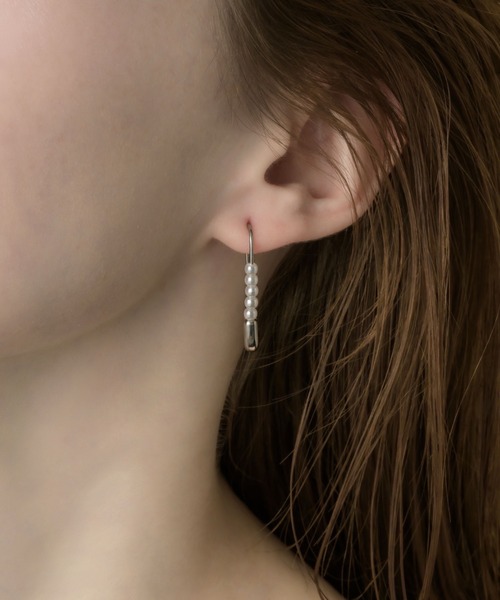 muku(ムク)の「PIERCE/SAFETY PIN×PEARL(ピアス(両耳用)・レディース・ゴールド/シルバー・FREE)」の3枚目の写真