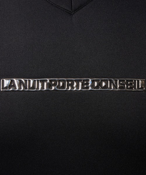 HIDEAWAYS NICOLE(ハイダウェイニコル)の「【WEB限定】メタルジェルプリントVネックプルオーバー(Tシャツ/カットソー・メンズ・ブラック/オフホワイト/チャコールグレー/ボルドー・MEDIUM/LARGE/X-LARGE)」の8枚目の写真