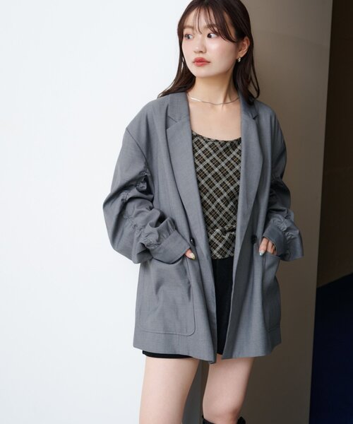 Kastane（カスタネ）の「ダブル袖ギャザージャケット（テーラード
