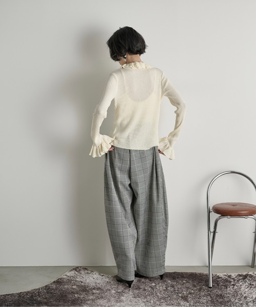 THE YOn（ザヨン）の「フリルカラーリブニットカーディガン（カーディガン/ボレロ・レディース・アイボリー/サックスブルー/チャコールグレー/ブラック・FREE）」の13枚目の写真