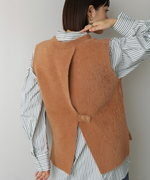 Bou Jeloud（ブージュルード）の「ダブルフェイスフェザースリットベスト（ベスト・レディース・チャコールグレー/ブラウン/グレイッシュベージュ・38）」の7枚目の写真