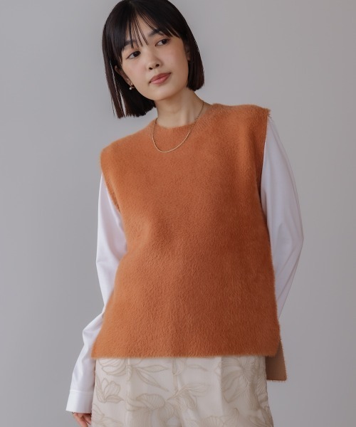 Bou Jeloud（ブージュルード）の「ダブルフェイスフェザースリットベスト（ベスト・レディース・チャコールグレー/ブラウン/グレイッシュベージュ・38）」の14枚目の写真