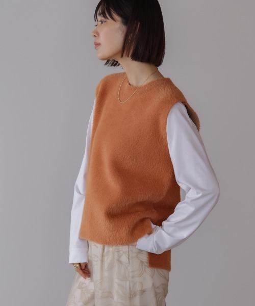 Bou Jeloud（ブージュルード）の「ダブルフェイスフェザースリットベスト（ベスト・レディース・チャコールグレー/ブラウン/グレイッシュベージュ・38）」の17枚目の写真