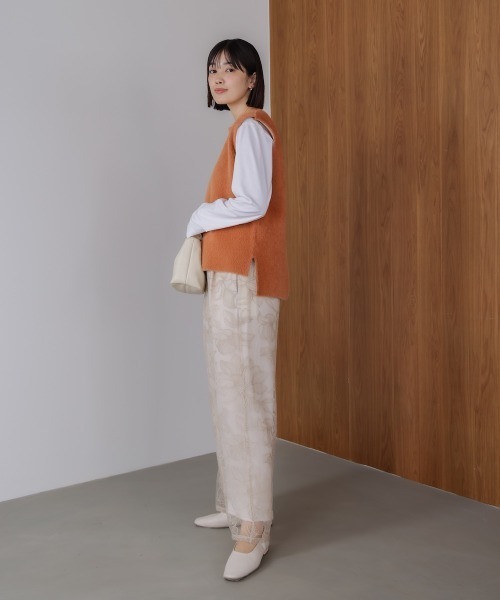 Bou Jeloud（ブージュルード）の「ダブルフェイスフェザースリットベスト（ベスト・レディース・チャコールグレー/ブラウン/グレイッシュベージュ・38）」の18枚目の写真