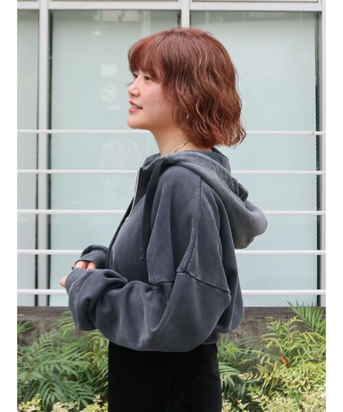 Ungrid（アングリッド）の「ダブルジップヴィンテージショートパーカー（パーカー・レディース・ブラウン/チャコールグレー/アイボリー・FREE）」の20枚目の写真