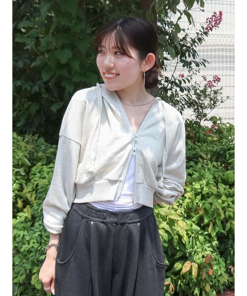 Ungrid（アングリッド）の「ダブルジップヴィンテージショートパーカー（パーカー・レディース・ブラウン/チャコールグレー/アイボリー・FREE）」の6枚目の写真