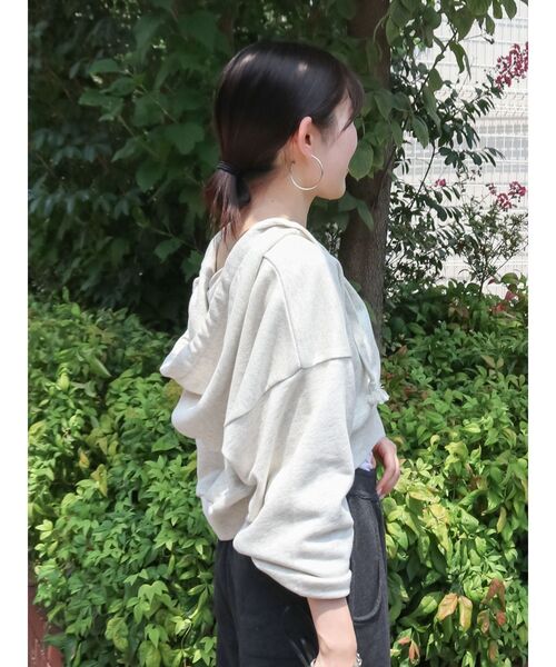 Ungrid（アングリッド）の「ダブルジップヴィンテージショートパーカー（パーカー・レディース・ブラウン/チャコールグレー/アイボリー・FREE）」の7枚目の写真