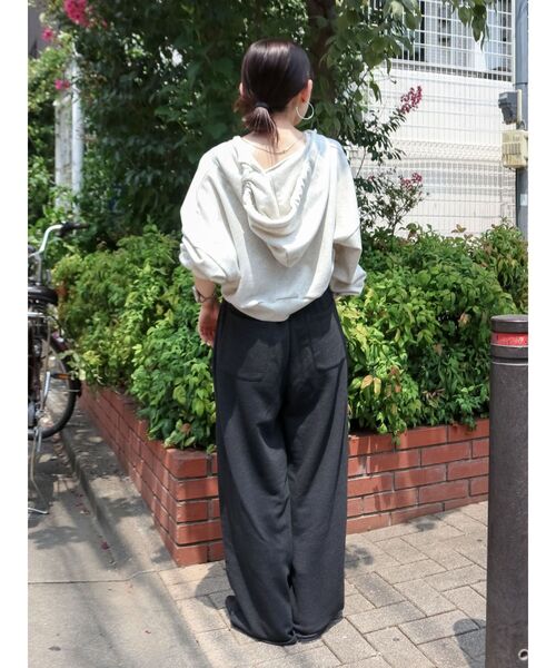 Ungrid（アングリッド）の「ダブルジップヴィンテージショートパーカー（パーカー・レディース・ブラウン/チャコールグレー/アイボリー・FREE）」の11枚目の写真