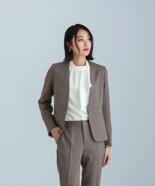 WHITE JOOLA（ホワイトジョーラ）の「【洗える・撥水・サステナブル素材】シャークスキンツイード・カラーレスジャケット（ノーカラージャケット・レディース・ブラウン/ネイビー・S/M/L）」の11枚目の写真