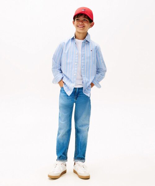 TOMMY HILFIGER（トミーヒルフィガー）の「BOYS ストライプネップファブリックボタンダウンシャツ（シャツ/ブラウス・キッズ・ライトブルー・150cm/140cm/130cm/160cm）」の3枚目の写真