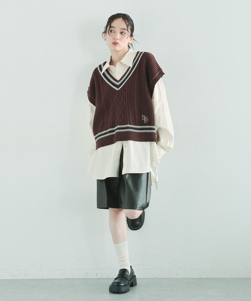 RAGEBLUE(レイジブルー)の「タックハーフパンツ/セットアップ対応(スラックス・レディース・グレー系/ブラック系/ブラウン系・FREE)」の4枚目の写真