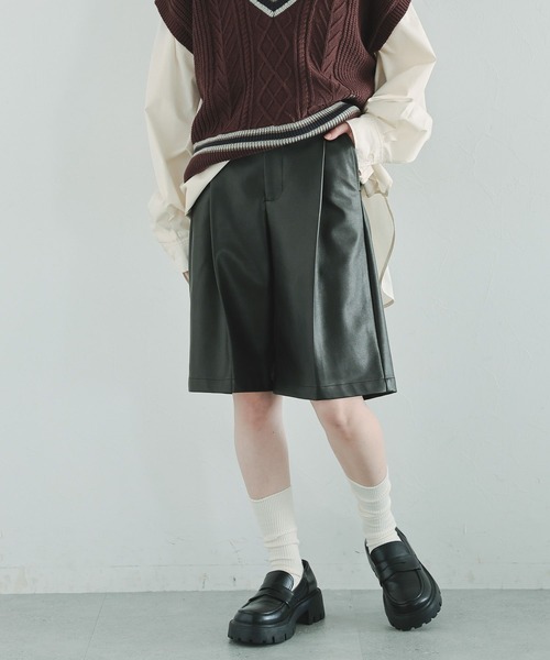 RAGEBLUE(レイジブルー)の「タックハーフパンツ/セットアップ対応(スラックス・レディース・グレー系/ブラック系/ブラウン系・FREE)」の5枚目の写真