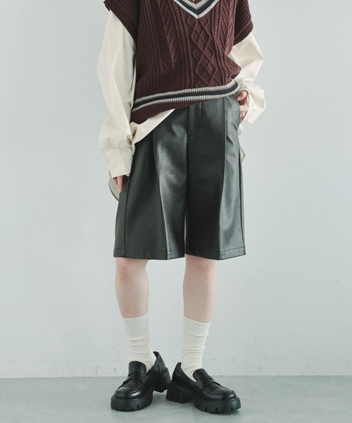 RAGEBLUE(レイジブルー)の「タックハーフパンツ/セットアップ対応(スラックス・レディース・グレー系/ブラック系/ブラウン系・FREE)」の6枚目の写真