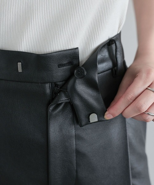 RAGEBLUE(レイジブルー)の「タックハーフパンツ/セットアップ対応(スラックス・レディース・グレー系/ブラック系/ブラウン系・FREE)」の21枚目の写真