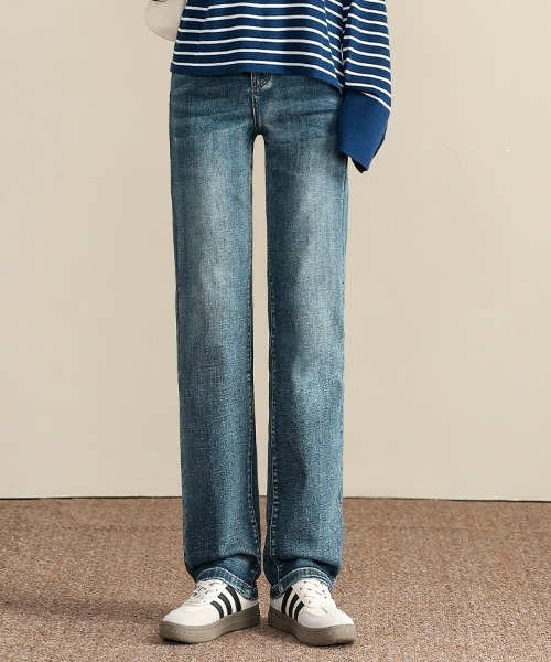 HANDO（ハンド）の「[高身長サイズMT/低身長サイズS有り]美脚シルエットを叶える、ストレートデニム オフィスカジュアル きれいめカジュアル 韓国（デニムパンツ・レディース・ブラック/ブルー・S/M/L/XL/XXL）」の4枚目の写真
