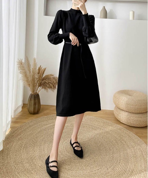 maison de LATIR(メゾンドラティール)の「ボリュームスリーブニットワンピース(ワンピース・レディース・カーキ/アイボリー/ブラック・FREE)」の11枚目の写真