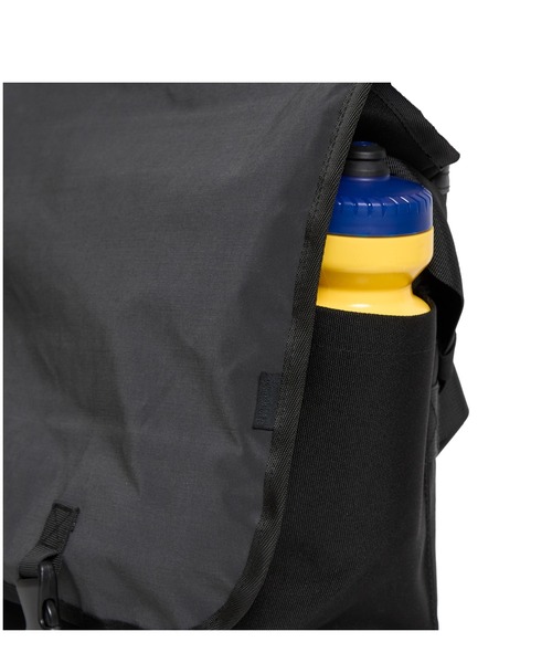 PACKING(パッキング)の「PACKING/パッキング BLACK REFLECTIVE MESSENGER(メッセンジャーバッグ・メンズ・ブラック・F)」の5枚目の写真