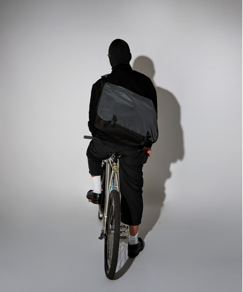 PACKING(パッキング)の「PACKING/パッキング BLACK REFLECTIVE MESSENGER(メッセンジャーバッグ・メンズ・ブラック・F)」の11枚目の写真
