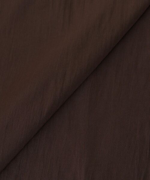 le.coeur blanc(ルクールブラン)の「パウダーサテン2WAYブラウス(シャツ/ブラウス・レディース・ダークブラウン/キャメル/アイボリー/ダークグリーン・38)」の17枚目の写真