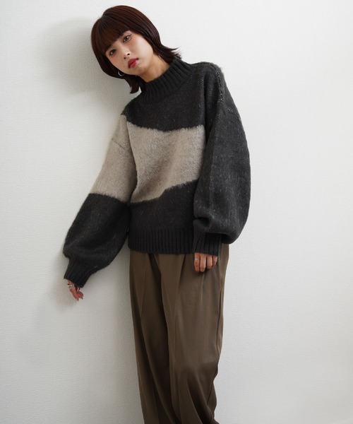 Chillfar(チルファー)の「ニュアンスモックネックニット(ニット/セーター・レディース・ダークグレー/グレー/グレー系その他・FREE)」の6枚目の写真