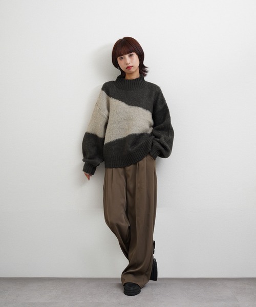 Chillfar(チルファー)の「ニュアンスモックネックニット(ニット/セーター・レディース・ダークグレー/グレー/グレー系その他・FREE)」の9枚目の写真