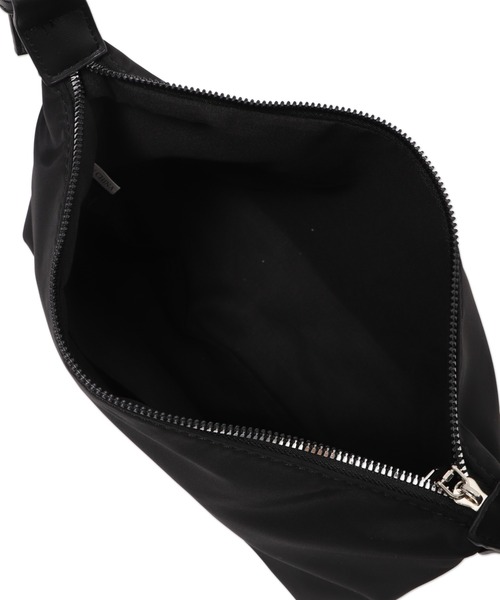 Figments(フィグメンツ)の「アイレットベルトミニハンドルBAG(ショルダーバッグ・レディース・ブラック・FREE)」の4枚目の写真