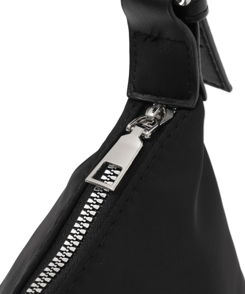 Figments(フィグメンツ)の「アイレットベルトミニハンドルBAG(ショルダーバッグ・レディース・ブラック・FREE)」の6枚目の写真