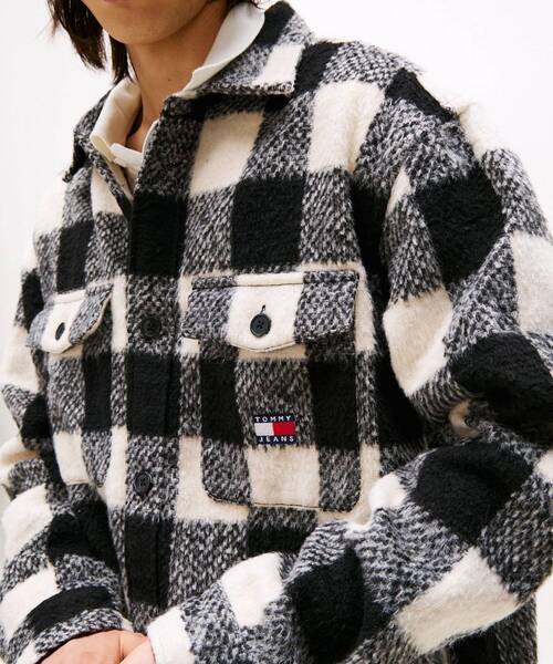 tommy jeans(トミー ジーンズ)の「チェックオーバーシャツ(シャツ/ブラウス・メンズ・ブラック・MEDIUM/X-LARGE/LARGE/SMALL)」の2枚目の写真
