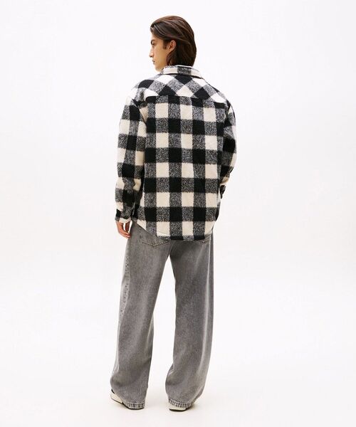 tommy jeans(トミー ジーンズ)の「チェックオーバーシャツ(シャツ/ブラウス・メンズ・ブラック・MEDIUM/X-LARGE/LARGE/SMALL)」の4枚目の写真