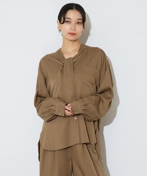 Liesse（リエス）の「フィブリルツイルワーク調ボウタイブラウス（シャツ/ブラウス・レディース・モカ/ブルー/ブラック・FREE）」の4枚目の写真