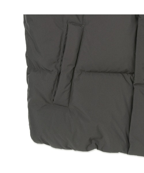 Guess(ゲス)の「UNI Down Vest ダウンベスト(ダウンベスト・メンズ・ブラック/グレー・SMALL/MEDIUM/LARGE/X-LARGE)」の10枚目の写真