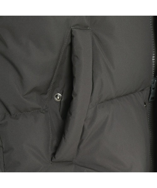 Guess(ゲス)の「UNI Down Vest ダウンベスト(ダウンベスト・メンズ・ブラック/グレー・SMALL/MEDIUM/LARGE/X-LARGE)」の11枚目の写真