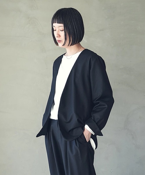 SOLAMONAT LARME(ソラモナラーム)の「ノーカラージャケット(ノーカラージャケット・レディース・ブラック/ベージュ/チャコール/グレー/ブラウン・38)」の2枚目の写真