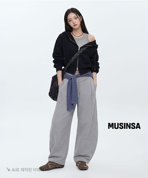 MUSINSA STANDARD WOMAN（ムシンサスタンダードウーマン）の「ウィメンズボリュームクロップフードパーカー[ブラック]（パーカー・レディース・その他・SMALL/MEDIUM/LARGE/X-LARGE/X-SMALL）」の7枚目の写真