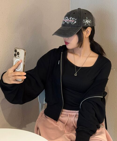 MUSINSA STANDARD WOMAN（ムシンサスタンダードウーマン）の「ウィメンズボリュームクロップフードパーカー[ブラック]（パーカー・レディース・その他・SMALL/MEDIUM/LARGE/X-LARGE/X-SMALL）」の13枚目の写真