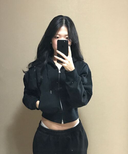 MUSINSA STANDARD WOMAN（ムシンサスタンダードウーマン）の「ウィメンズボリュームクロップフードパーカー[ブラック]（パーカー・レディース・その他・SMALL/MEDIUM/LARGE/X-LARGE/X-SMALL）」の19枚目の写真