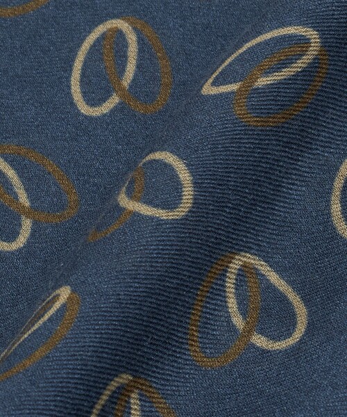 UNITED ARROWS（ユナイテッドアローズ）の「＜molteni＞サークルプリント ストール（マフラー・メンズ・ネイビー・FREE）」の4枚目の写真