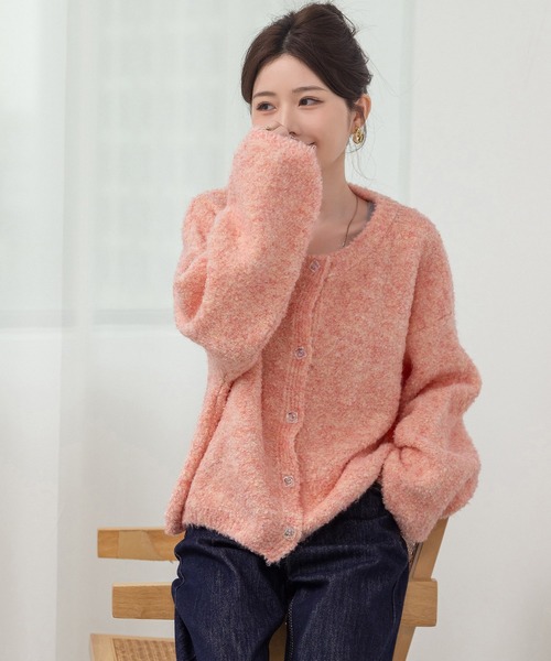 DAY CLOSET（デイ クローゼット）の「【前開き/中厚手】ふわっとあったか甘め仕上げ。長袖クリアボタンブークレニットカーディガン レディース（カーディガン/ボレロ・レディース・アイボリー・FREE）」の5枚目の写真