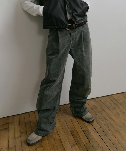 DUSTYWHITE(ダスティーホワイト)の「GREY DIRTY WASHED OXFORD WIDE TUCK PANTS(その他パンツ・メンズ・その他・LARGE/SMALL/MEDIUM)」の7枚目の写真